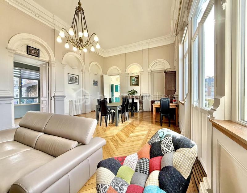 Appartement - 379 m² - 8 pièces