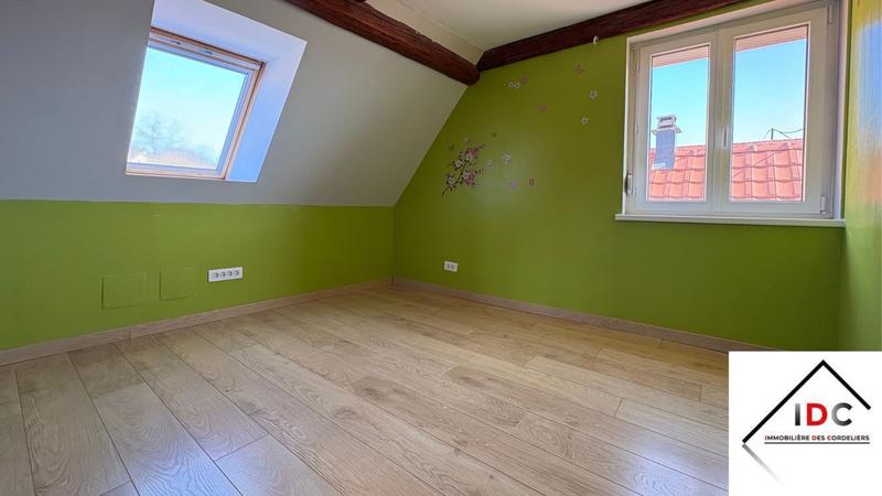 Maison - 180 m² - 7 pièces