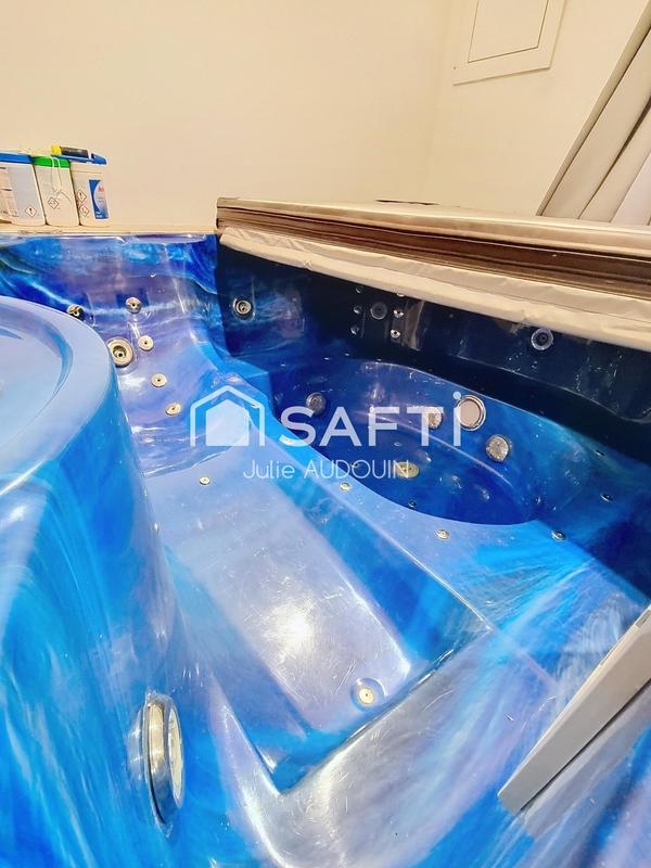 Maison - 217 m² - 9 pièces