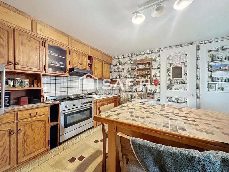 Maison - 224 m² - 9 pièces