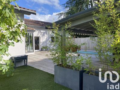 Maison - 210 m² - 7 pièces