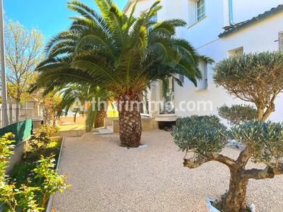 Maison - 280 m² - 6 pièces