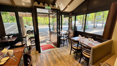 Local commercial - 100 m² - 4 pièces