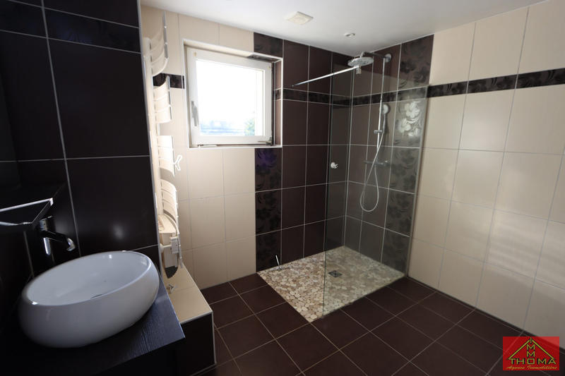 Maison - 195 m² - 9 pièces