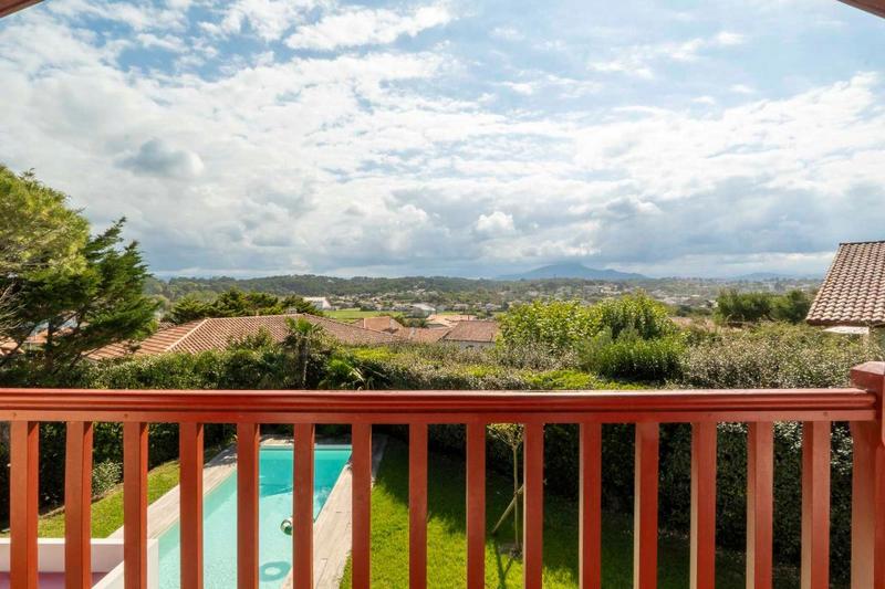 Villa - 180 m² - 6 pièces