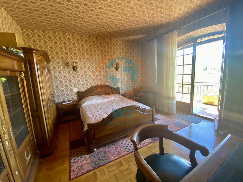 Maison - 420 m² - 17 pièces