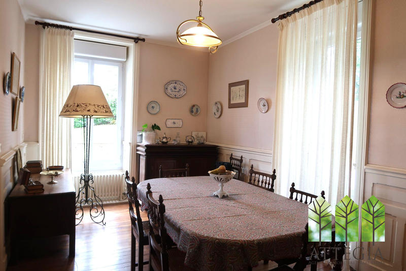 Château - 495 m² - 20 pièces