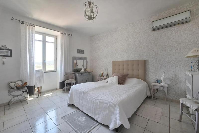 Propriété - 200 m² - 7 pièces