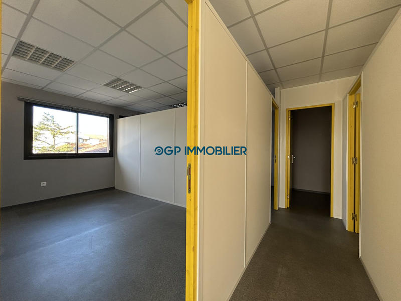 Local commercial - 130 m² - 5 pièces