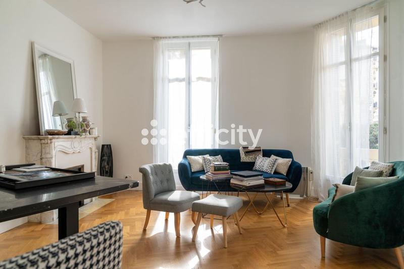 Appartement - 136 m² - 6 pièces