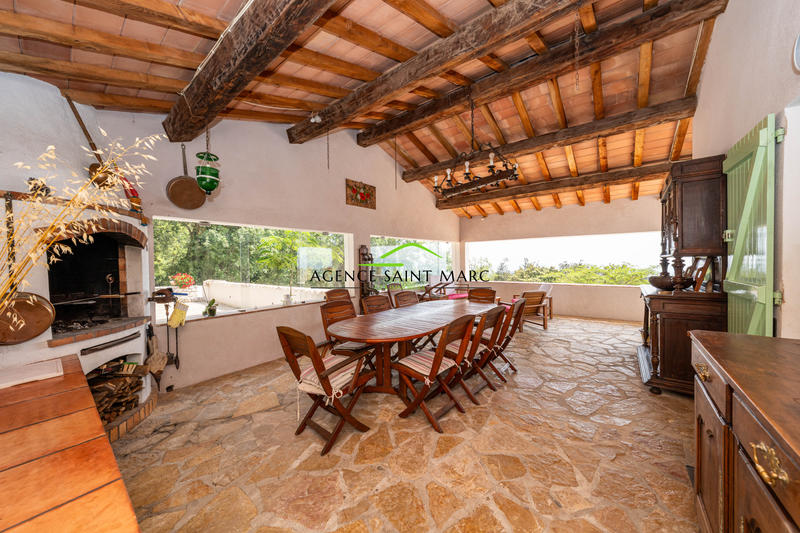 Villa - 235 m² - 6 pièces