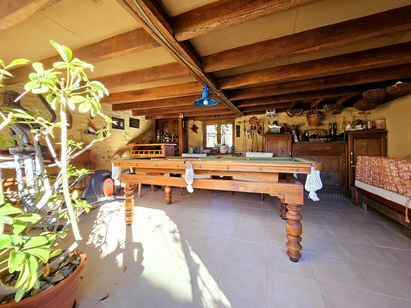 Maison - 308 m² - 11 pièces