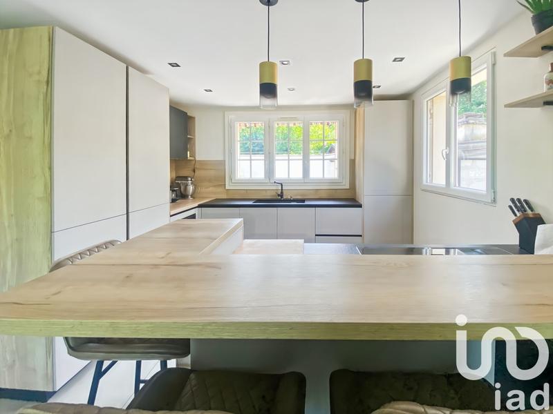 Maison - 148 m² - 9 pièces