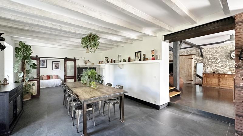 Maison - 312 m² - 9 pièces