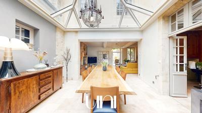 Maison - 300 m² - 9 pièces