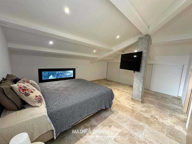 Appartement - 155 m² - 4 pièces