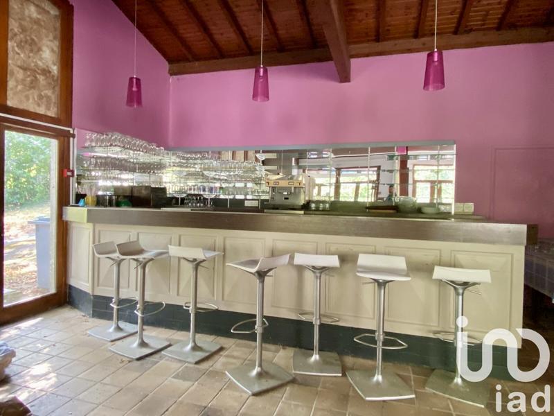 Maison - 620 m² - 8 pièces