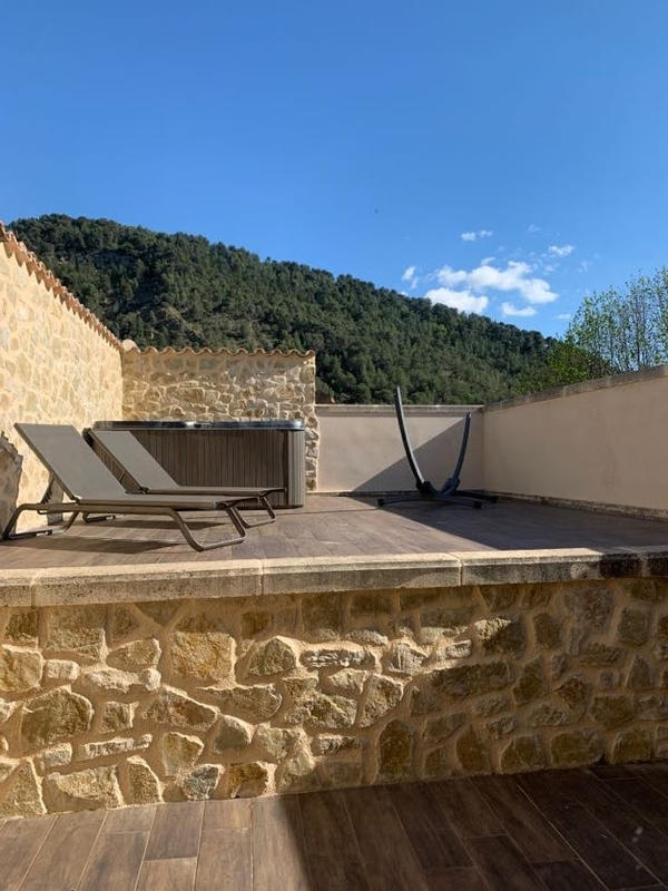 Mas - 350 m² - 14 pièces