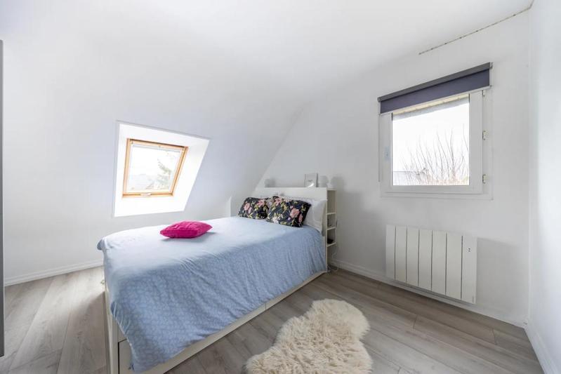 Maison - 203 m² - 8 pièces