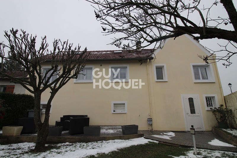 Maison - 180 m² - 7 pièces