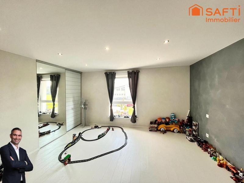 Maison - 236 m² - 5 pièces