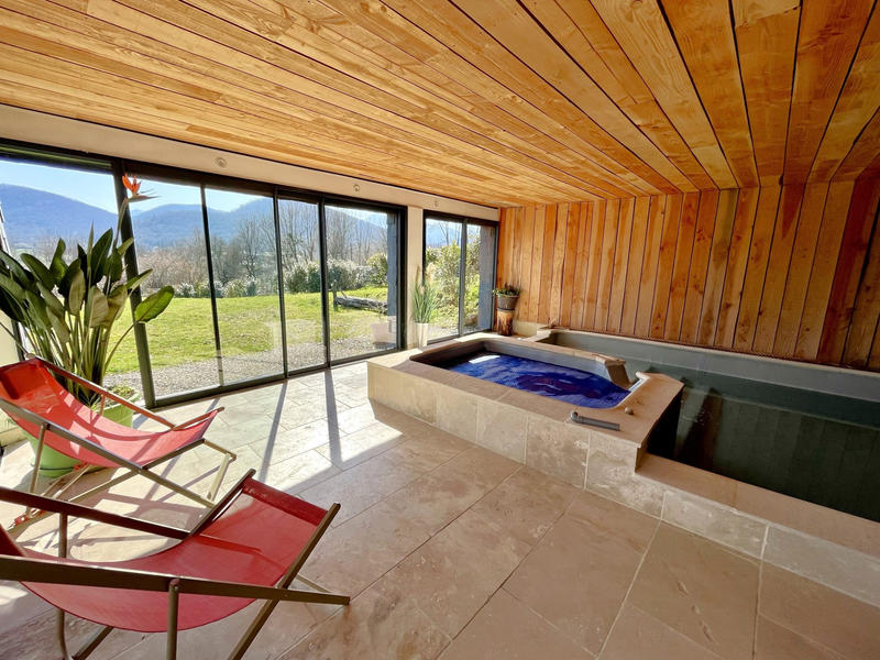 Maison contemporaine - 241 m² - 10 pièces