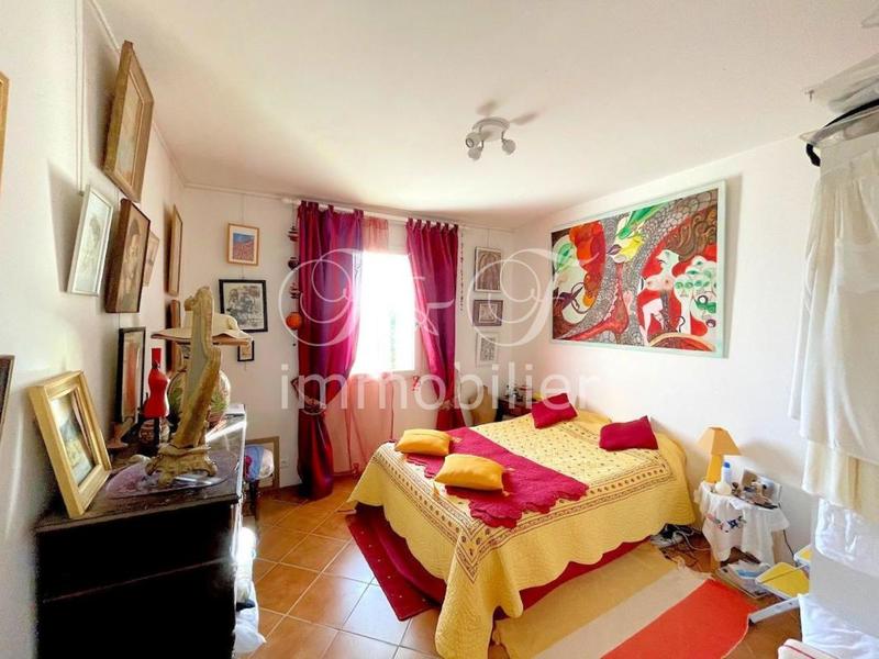 Propriété - 275 m² - 8 pièces