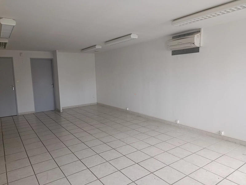 Local commercial - 119 m² - 5 pièces