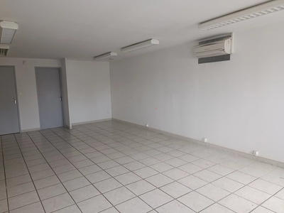 Local commercial - 119 m² - 5 pièces