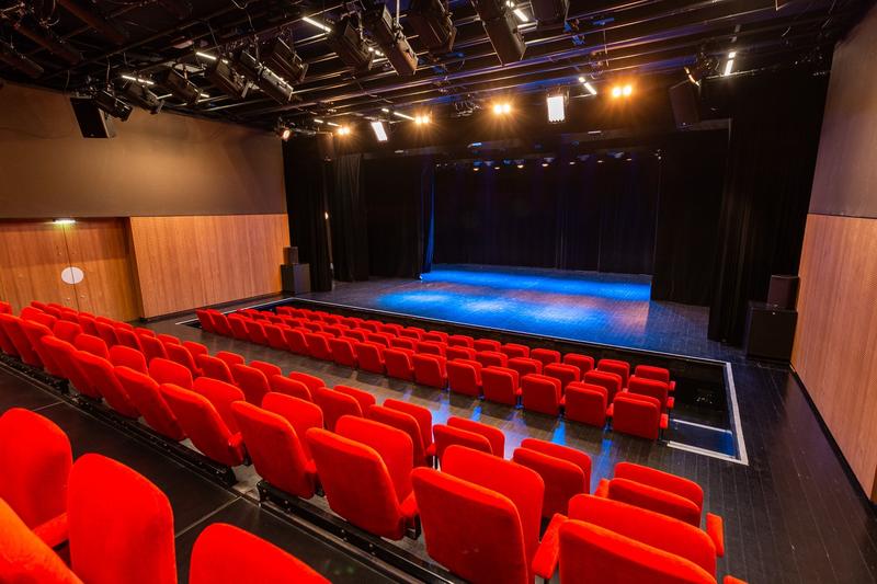 Concert de la chorale Pro Arte à la Halle à Vire Normandie