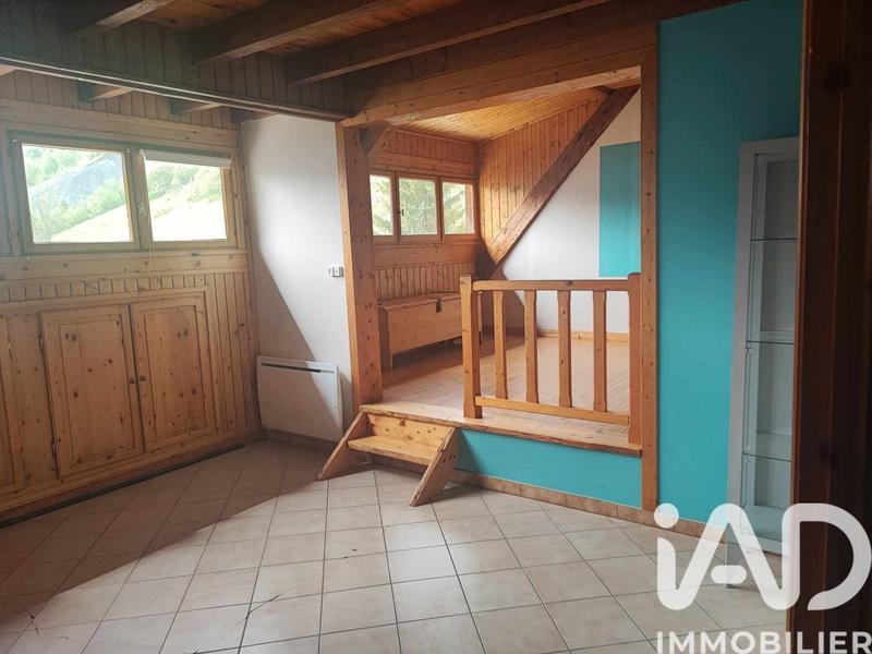 Maison - 179 m² - 15 pièces