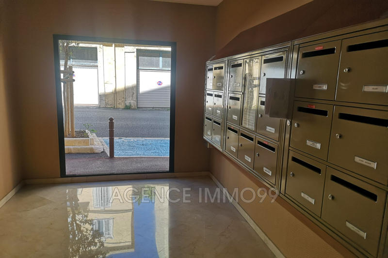 Parking / Garage - 190 m²