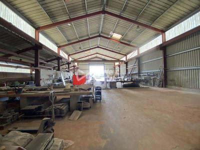 Local commercial - 840 m²