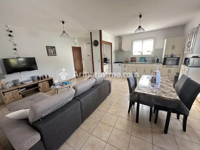 Maison - 239 m² - 8 pièces