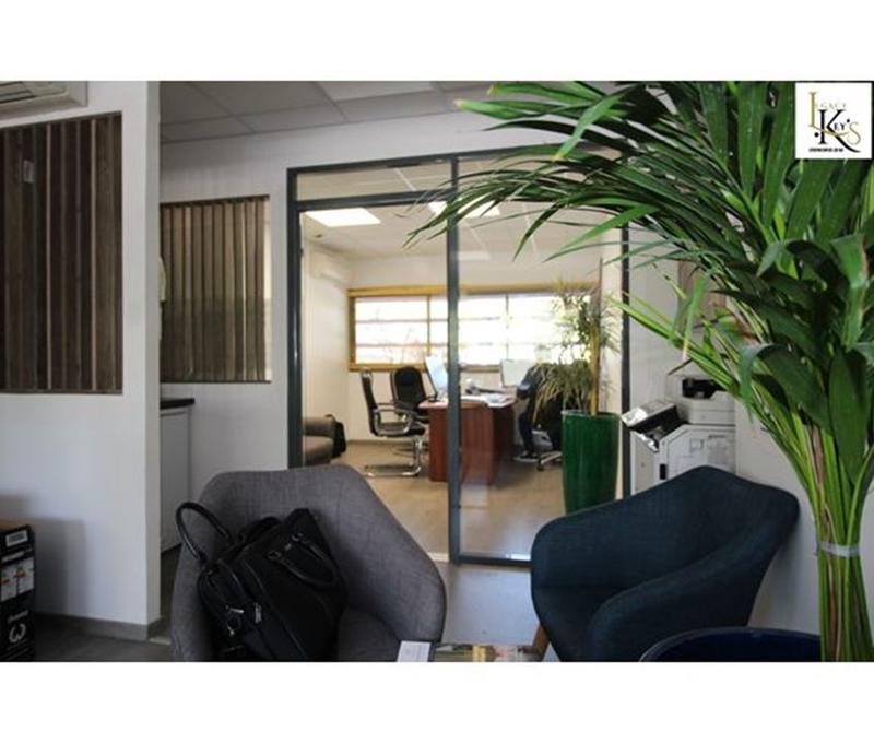 Bureau - 12 m² - 1 pièce