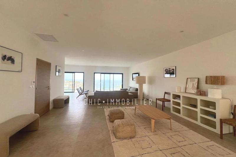 Propriété - 210 m² - 4 pièces