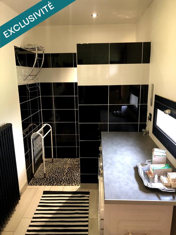 Maison - 225 m² - 9 pièces