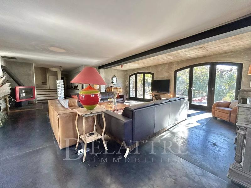 Villa - 230 m² - 10 pièces