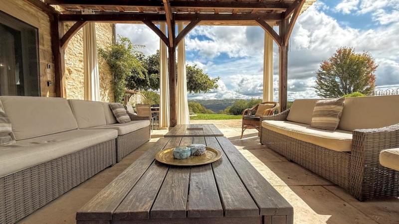 Propriété - 200 m² - 7 pièces