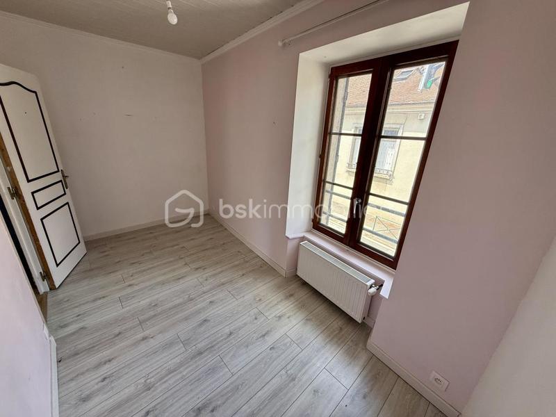 Maison - 240 m² - 9 pièces