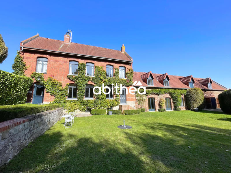 Propriété - 327 m² - 9 pièces