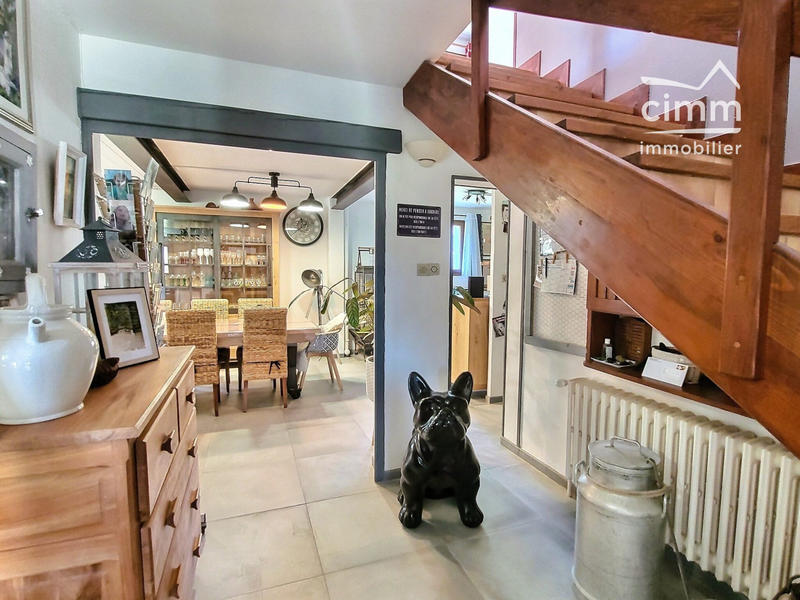 Maison - 215 m² - 7 pièces