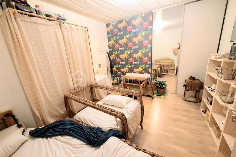 Maison - 99 m² - 5 pièces