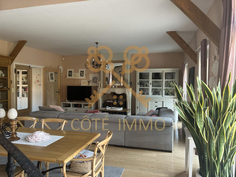 Maison - 236 m² - 8 pièces