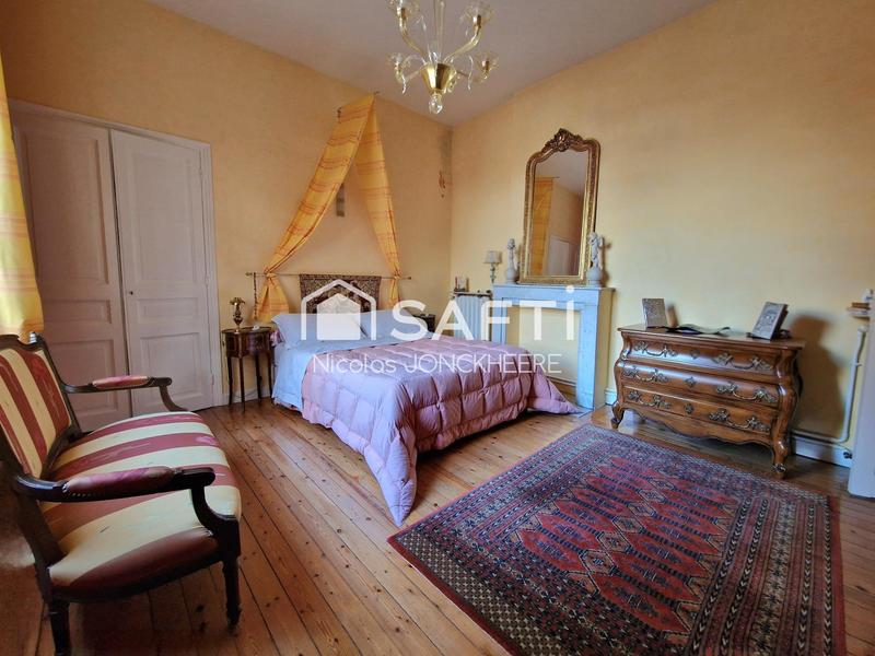 Maison de maîtres - 250 m² - 8 pièces
