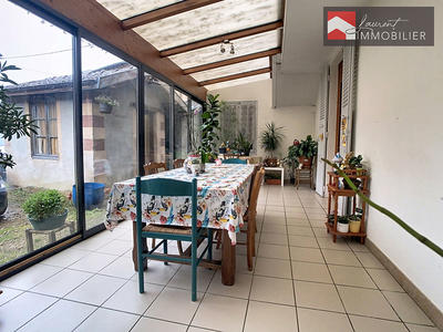 Maison - 210 m² - 10 pièces