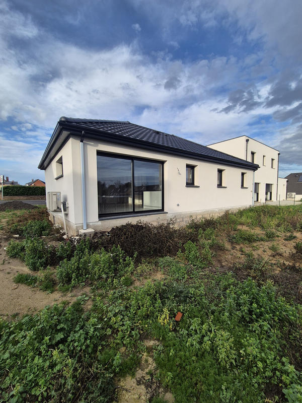 Maison - 90 m² - 5 pièces