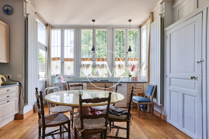 Appartement - 160 m² - 5 pièces