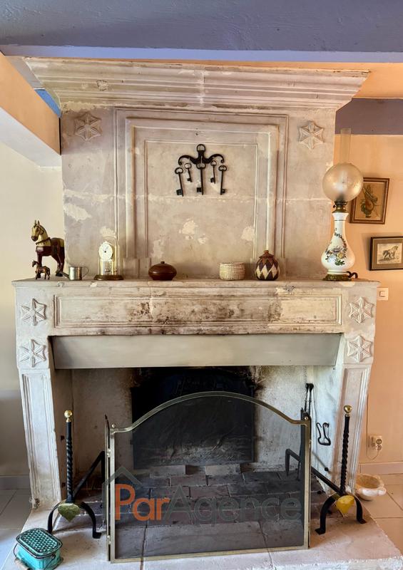 Maison - 241 m² - 8 pièces