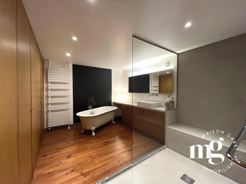 Villa - 200 m² - 7 pièces